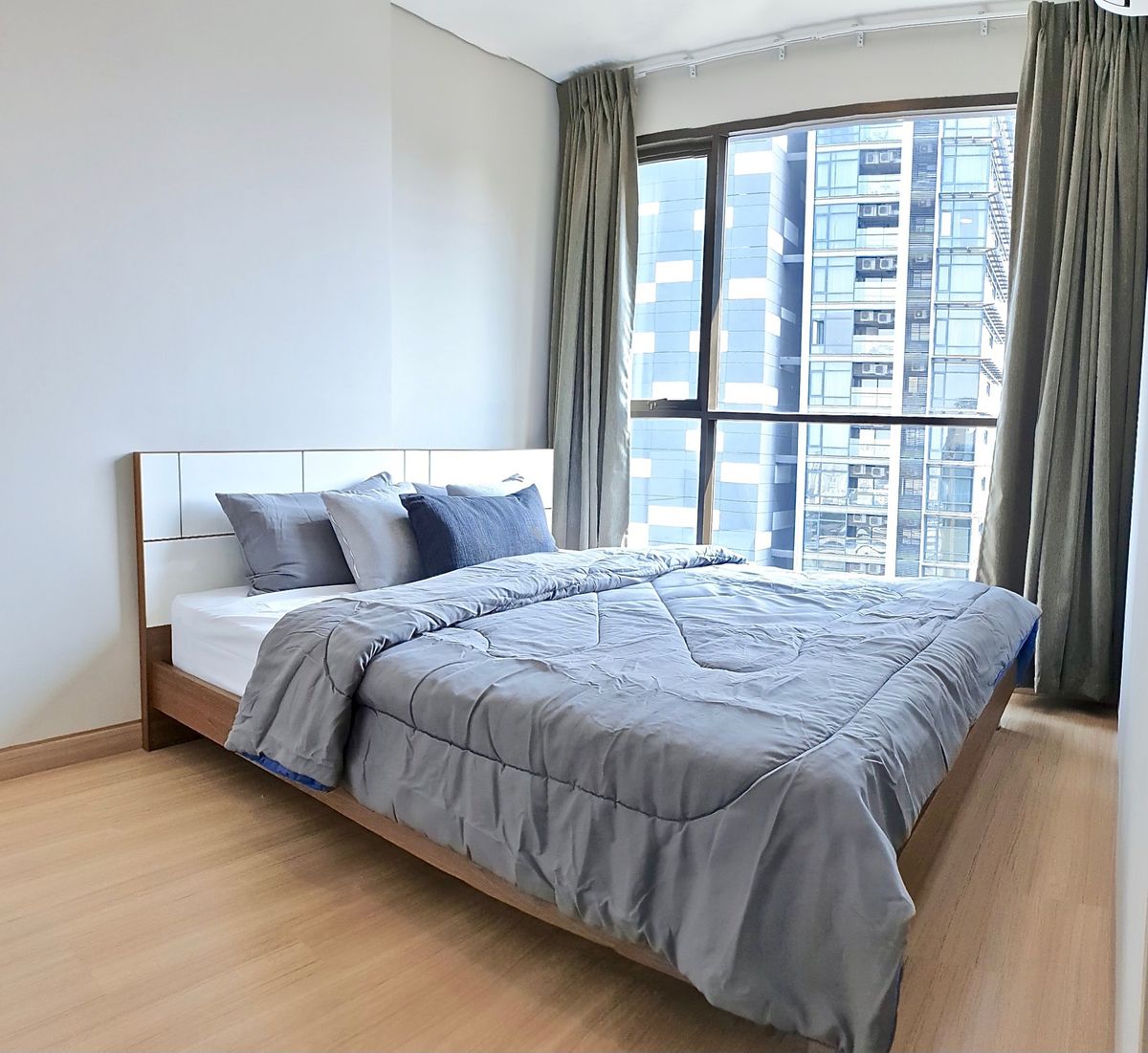 For RentCondoRama9, Petchburi, RCA : 🔴18,500 ฿ 🔴 𝐋𝐮𝐦𝐩𝐢𝐧𝐢 𝐒𝐮𝐢𝐭𝐞 𝐏𝐡𝐞𝐭𝐜𝐡𝐚𝐛𝐮𝐫𝐢 - 𝐌𝐚𝐤𝐤𝐚𝐬𝐚𝐧┃ Lumpini Sweet Phetchaburi - Makkasan ✅ Near BTS Asoke. Happy service 🙏 Interested to say hello (very fast answer): 📱 Property code 6810-0409📱: ID LINE:@bbcondo88