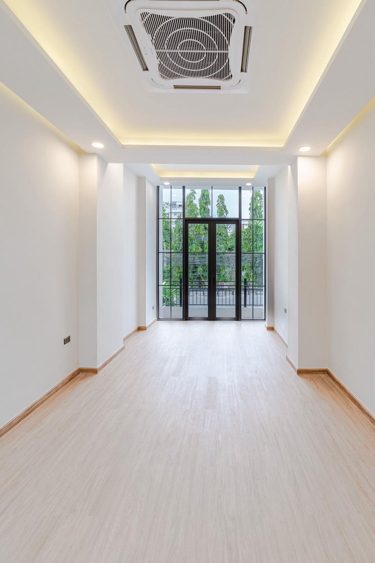 For SaleTownhomeSukhumvit, Asoke, Thonglor : Townhome Ekkamai 22 | 33 Sq. | 3 bedrooms, 4 bathrooms, 2 parking | New renovated with 16.9 million baht