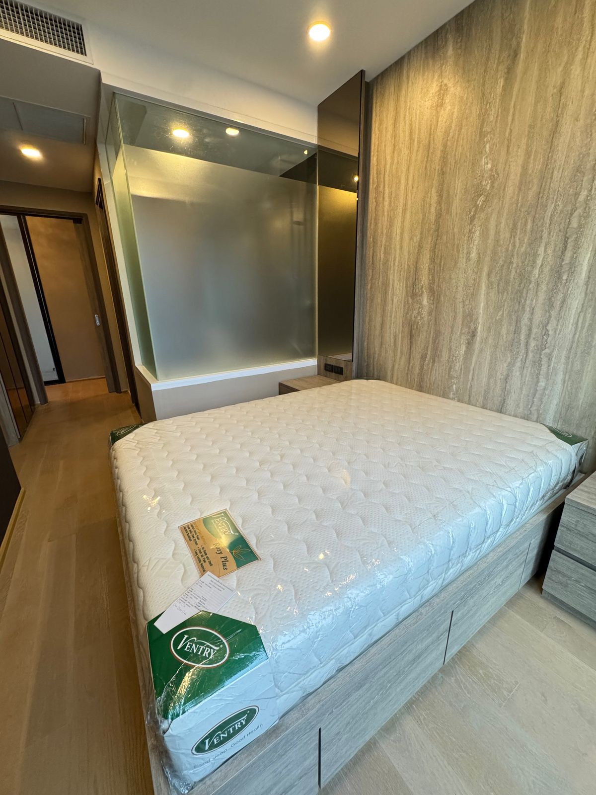 ขายคอนโดสยาม จุฬา สามย่าน : ขายด่วน แอชตัน จุฬา-สีลม 2 นอน 2 น้ำ 2 ที่จอดรถ ห้องใหม่ ไม่เคยเข้าอยู่ สภาพดี พร้อมเฟอร์ ไม่มี Defect เข้าอยู่ได้เลย