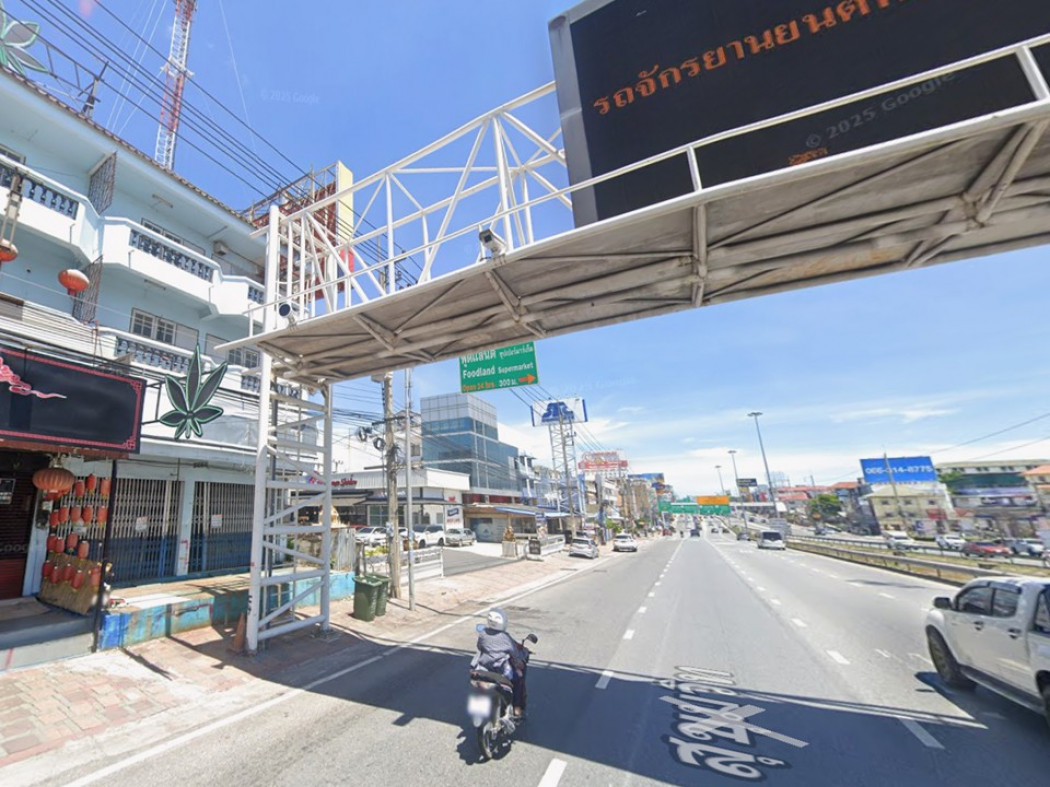 ขายอาคารพาณิชย์พัทยา บางแสน ชลบุรี สัตหีบ : ขายตึกแถว 2 คูหา ติดถนนใหญ่พัทยากลาง เหมาะทำธุรกิจ การค้า ขนาด 50 ตร.ว