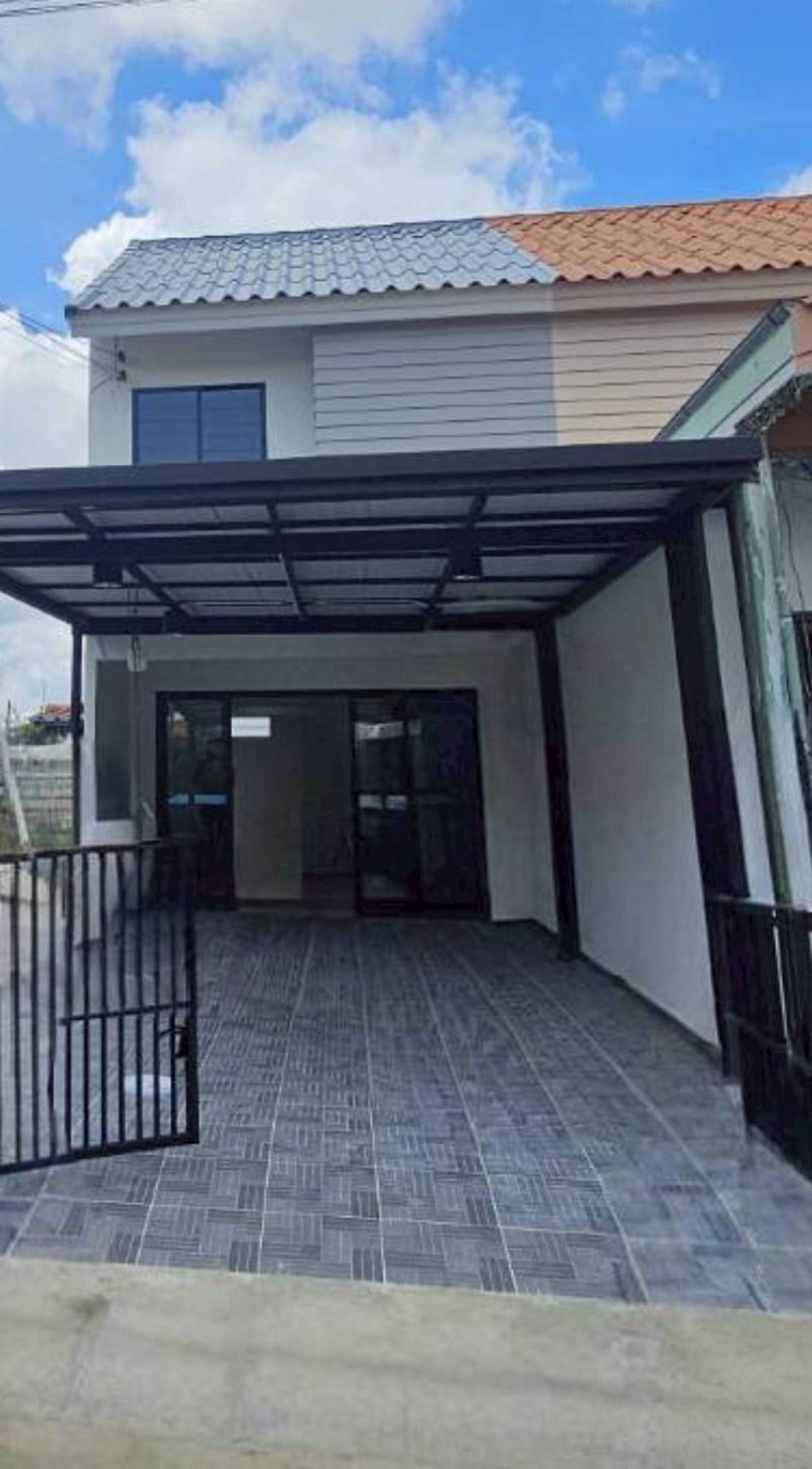 For SaleTownhomePathum Thani,Rangsit, Thammasat : Sell ​​Townhouse, Eua Arthorn, Rangsit, Khlong 9, renovated, new, beautiful at the cover, ready to be behind the corner