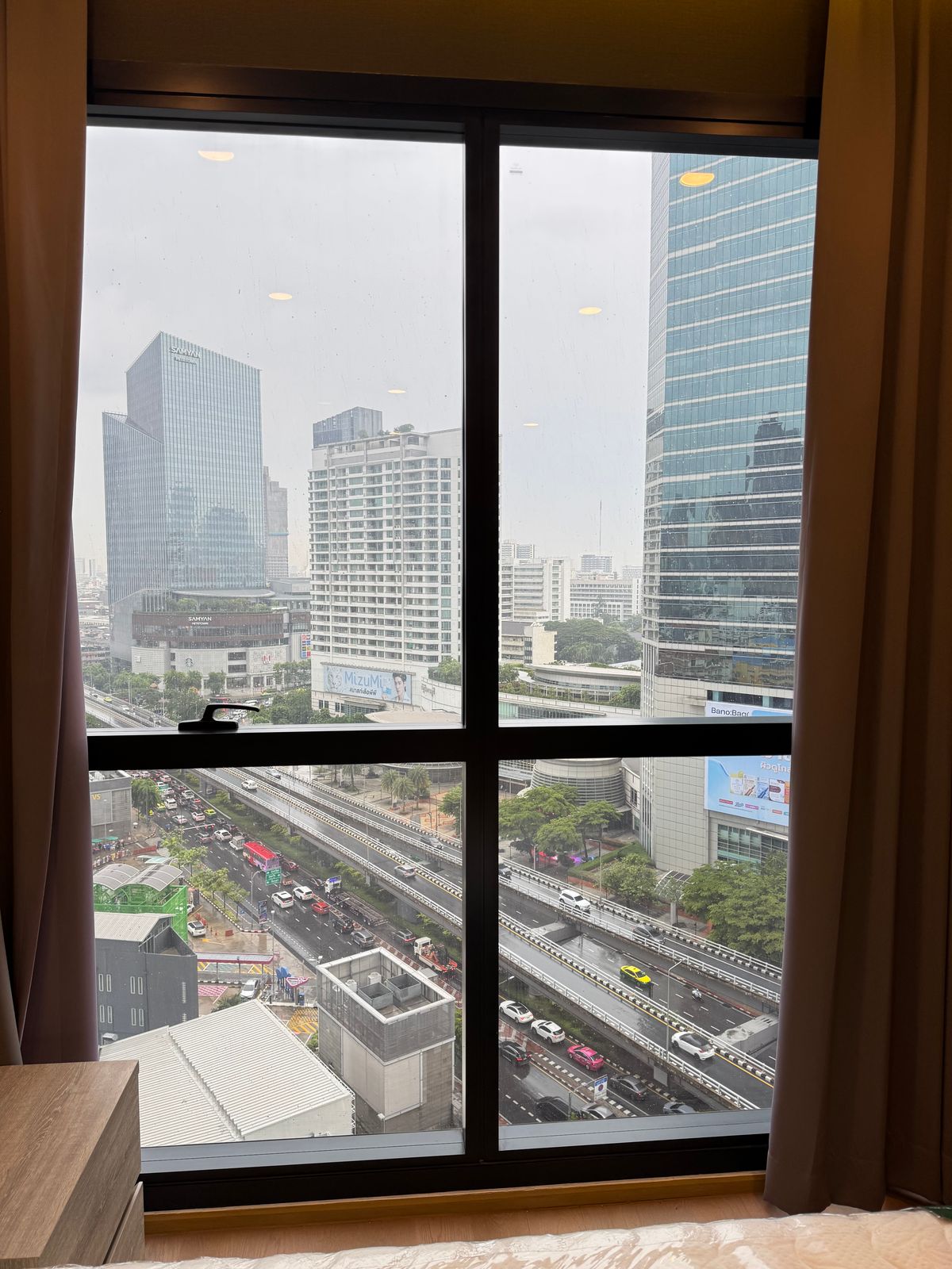 ขายคอนโดสยาม จุฬา สามย่าน : ขายด่วน แอชตัน จุฬา-สีลม 2 นอน 2 น้ำ 2 ที่จอดรถ ห้องใหม่ ไม่เคยเข้าอยู่ สภาพดี พร้อมเฟอร์ ไม่มี Defect เข้าอยู่ได้เลย