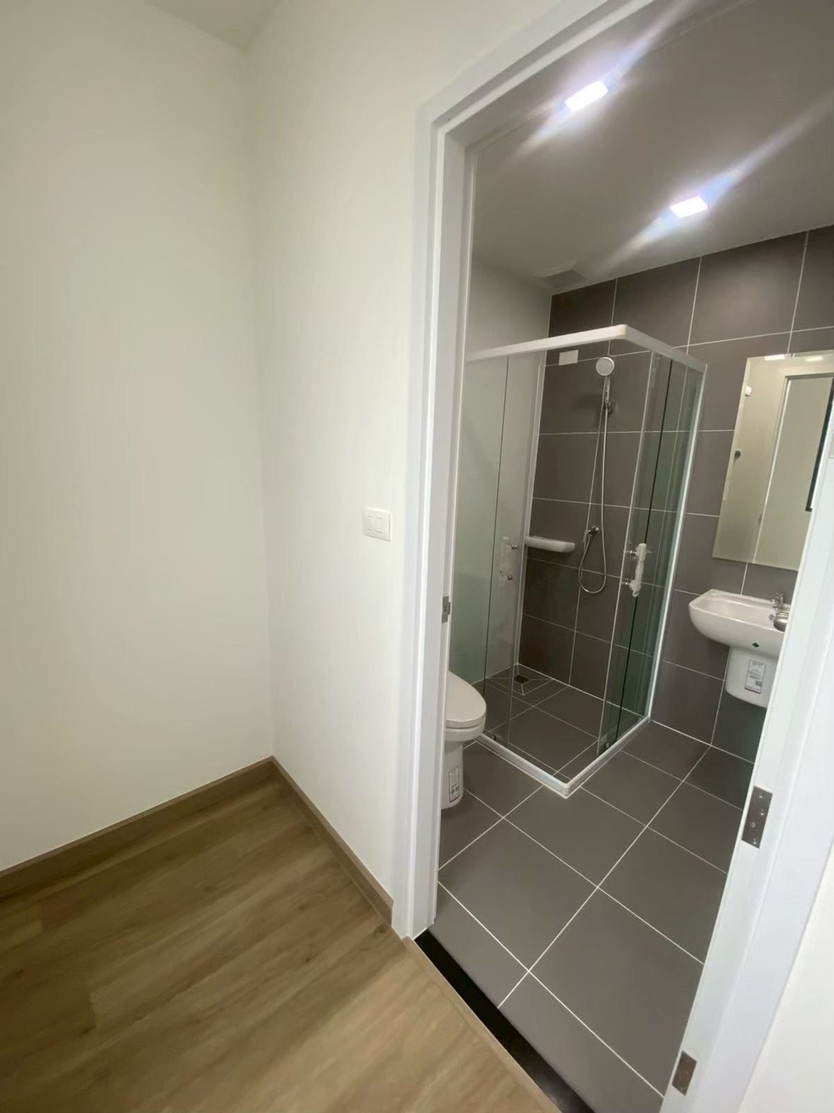 For SaleTownhomeBangna, Bearing, Lasalle : Sell ​​The Connect Bangna-Type Modish. Price 3,190,000 baht. Sold with YID 7.52% 💰 (about 20,000 baht/month rental) FIFA 087-808-3690