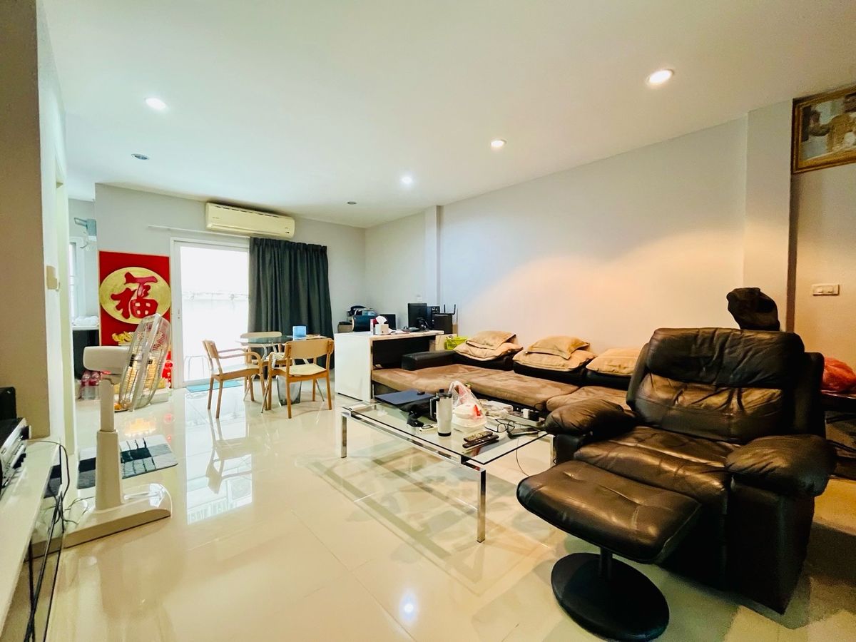 For SaleTownhomePattanakan, Srinakarin : Sell ​​Townhome, Soi Phatthanakan 44,38, EXCh. Beautiful like an angel