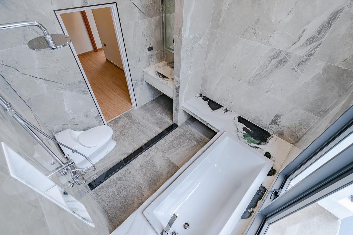 For SaleTownhomeSukhumvit, Asoke, Thonglor : Townhome Ekkamai 22 | 33 Sq. | 3 bedrooms, 4 bathrooms, 2 parking | New renovated with 16.9 million baht