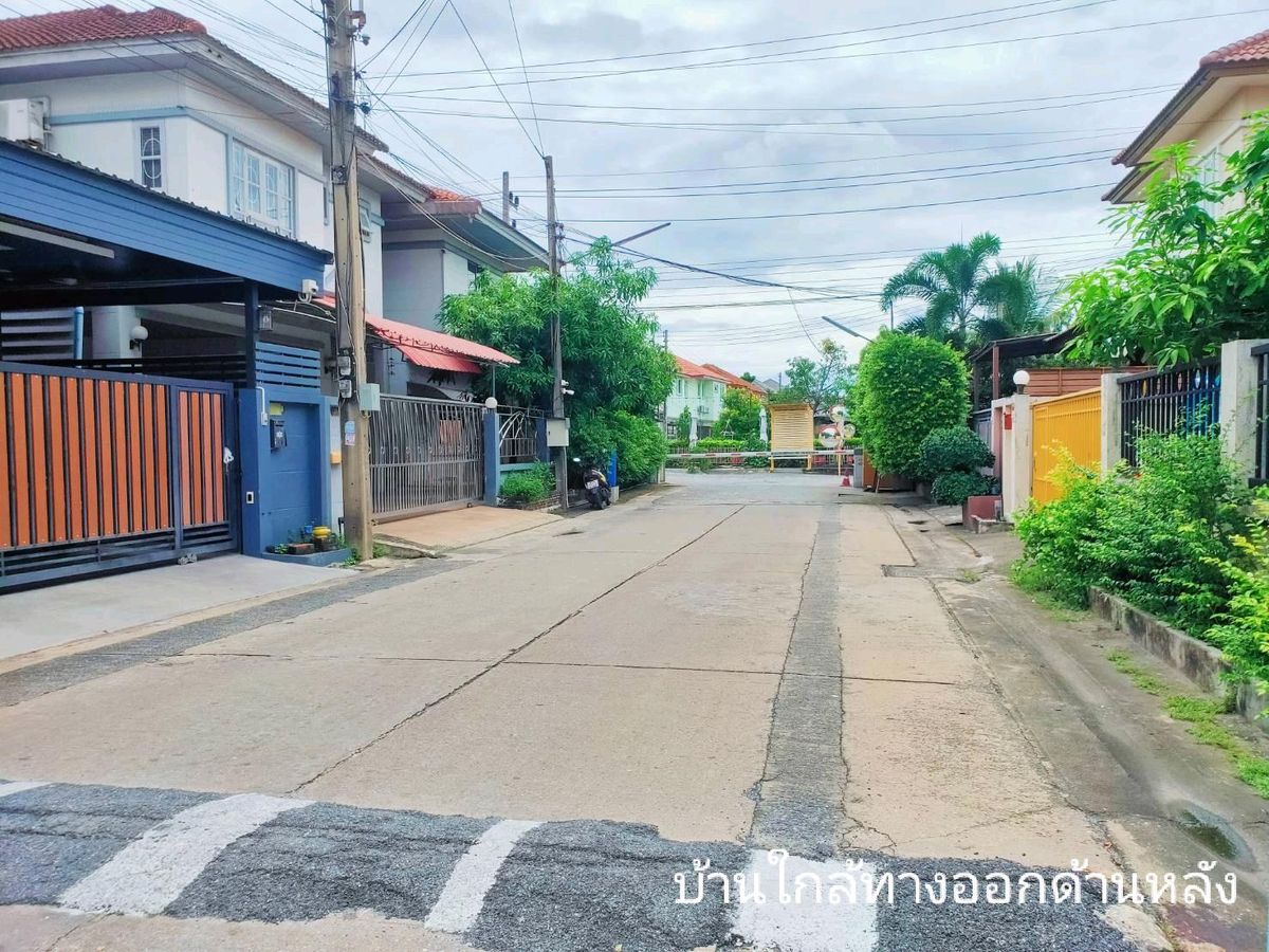 For SaleHousePhutthamonthon, Salaya : House for sale behind the corner of Preecha Phutthamonthon Sai 4, an area of ​​60 sq.w. in front of the house Project on Road 4