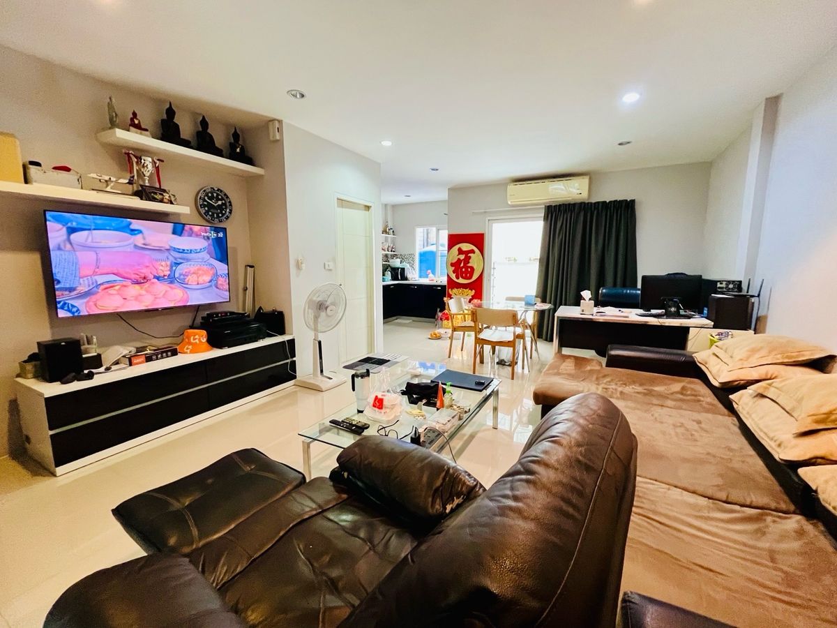 For SaleTownhomePattanakan, Srinakarin : Sell ​​Townhome, Soi Phatthanakan 44,38, EXCh. Beautiful like an angel