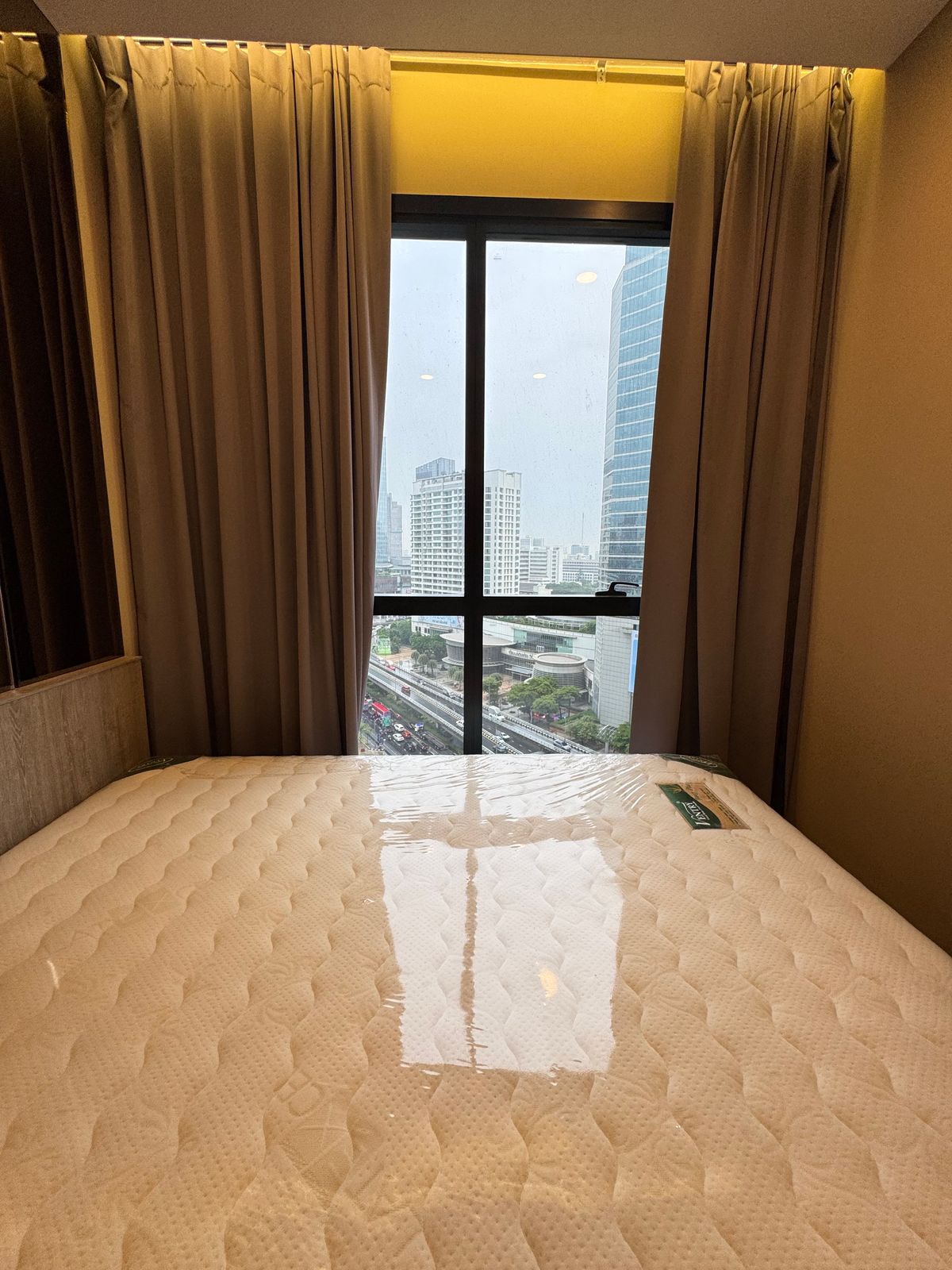 ขายคอนโดสยาม จุฬา สามย่าน : ขายด่วน แอชตัน จุฬา-สีลม 2 นอน 2 น้ำ 2 ที่จอดรถ ห้องใหม่ ไม่เคยเข้าอยู่ สภาพดี พร้อมเฟอร์ ไม่มี Defect เข้าอยู่ได้เลย