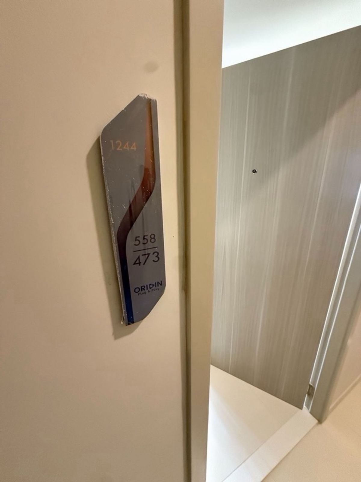 ขายคอนโดสมุทรปราการ สำโรง : ขายห้องduplex2ชั้น  ไม่ต้องดาวน์นะครับ กู้แบงค์ได้เลย ชั้น12(เลี้ยงสัตว์ได้) ถูกกว่าราคาปัจจุบัน4-5แสนครับ ถ้าสนใจอยู่ แนะนำครับ ติดบีทีเอส และห้องสองชั้นครับ