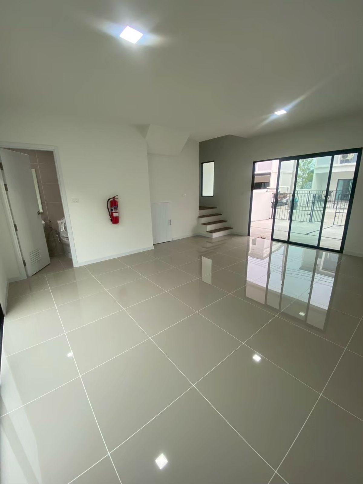 For SaleTownhomeBangna, Bearing, Lasalle : Sell ​​The Connect Bangna-Type Modish. Price 3,190,000 baht. Sold with YID 7.52% 💰 (about 20,000 baht/month rental) FIFA 087-808-3690