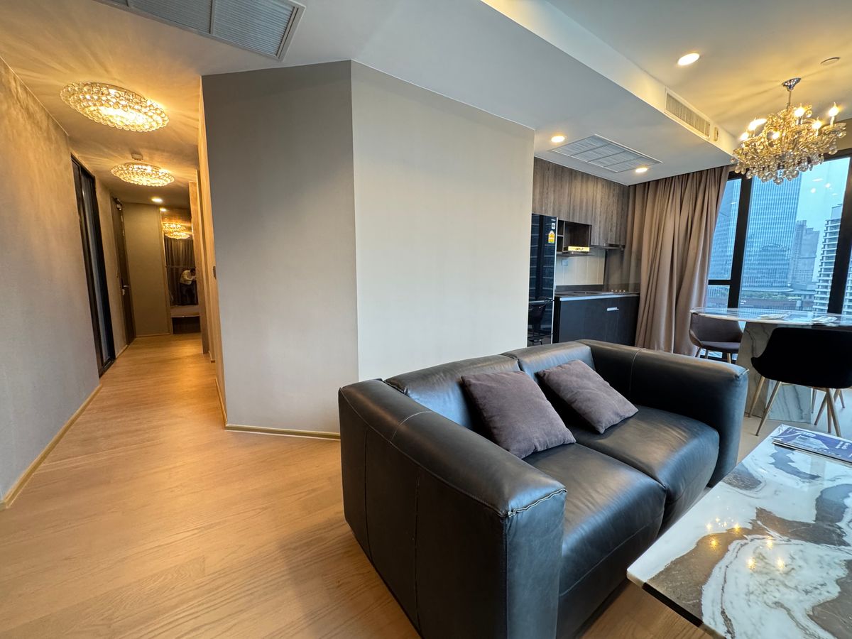 ขายคอนโดสยาม จุฬา สามย่าน : ขายด่วน แอชตัน จุฬา-สีลม 2 นอน 2 น้ำ 2 ที่จอดรถ ห้องใหม่ ไม่เคยเข้าอยู่ สภาพดี พร้อมเฟอร์ ไม่มี Defect เข้าอยู่ได้เลย