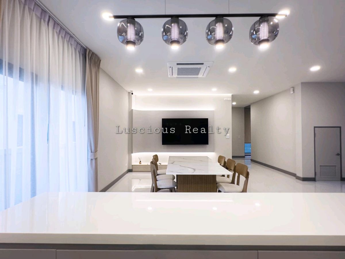 For RentHouseBangna, Bearing, Lasalle : House for rent in front of a garden near Mega Bangna 
 The City Bangna The City Bangna (new project)