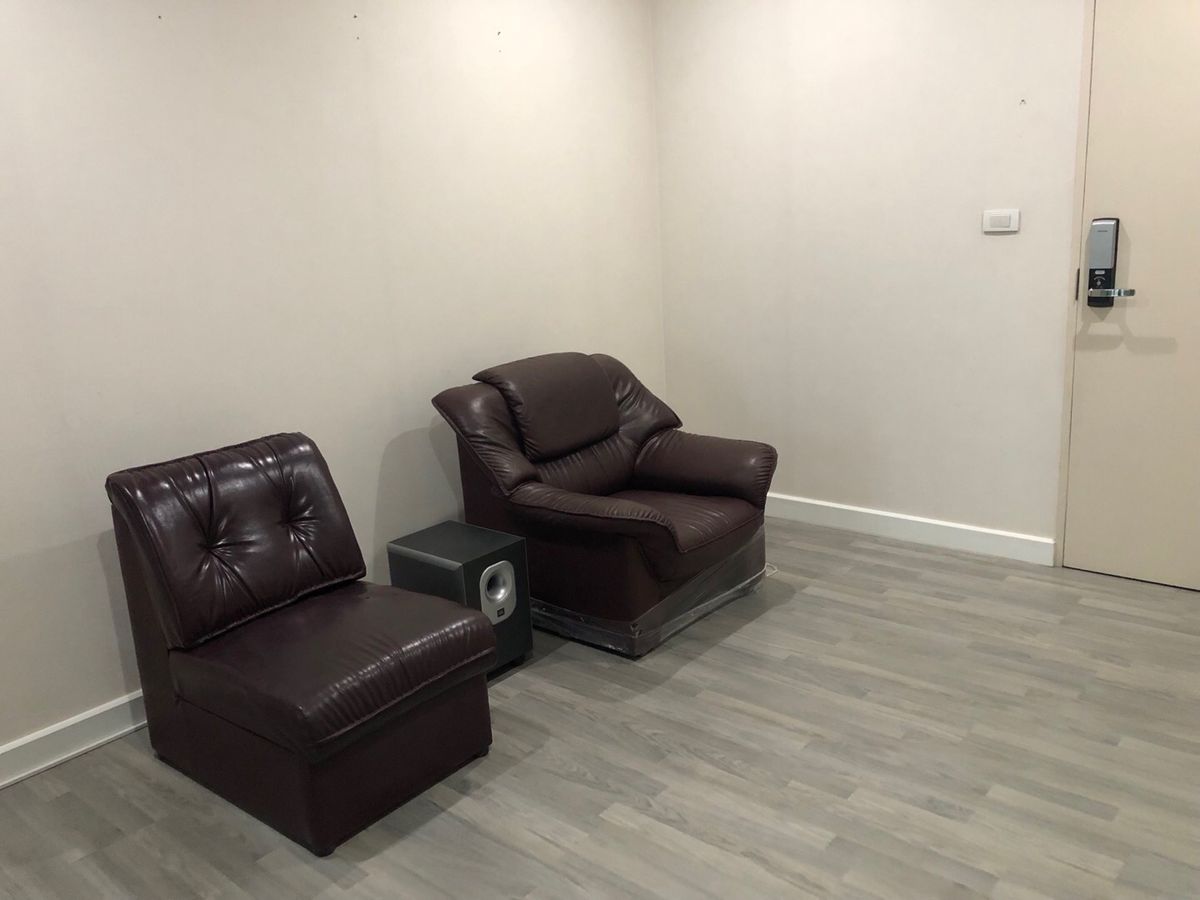 For RentCondoWongwianyai, Charoennakor : 🔥For urgent rent🔥The Room Wongwian Yai, spacious room, fully furnished, ready to move in, convenient transportation, next to BTS Wongwian Yai ❗