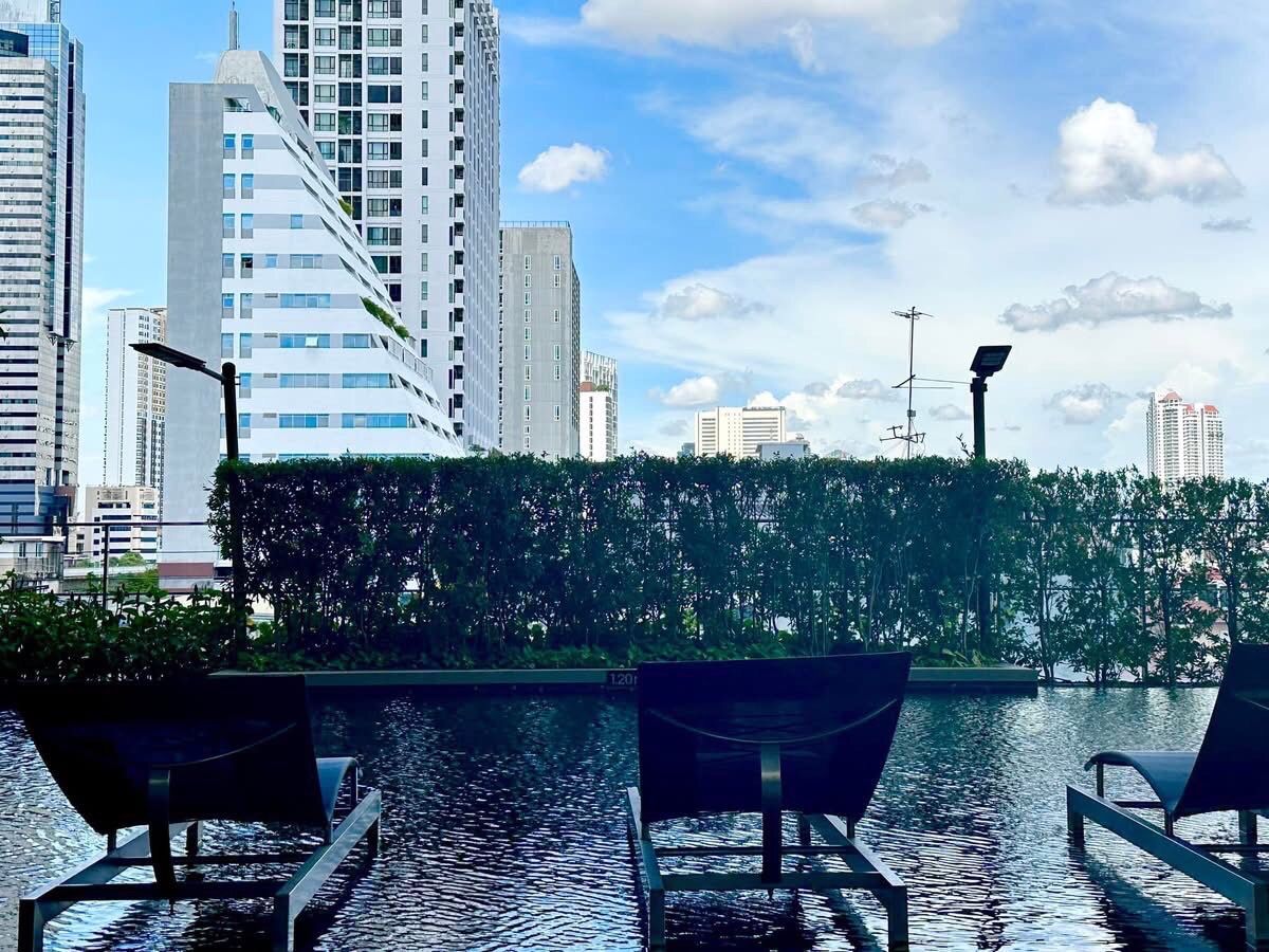 For RentCondoWongwianyai, Charoennakor : 🔥For urgent rent🔥The Room Wongwian Yai, spacious room, fully furnished, ready to move in, convenient transportation, next to BTS Wongwian Yai ❗