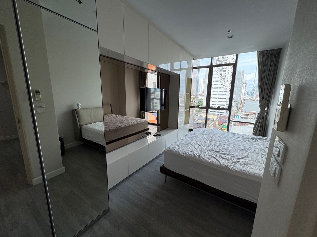 For RentCondoWongwianyai, Charoennakor : 🔥For urgent rent🔥The Room Wongwian Yai, spacious room, fully furnished, ready to move in, convenient transportation, next to BTS Wongwian Yai ❗