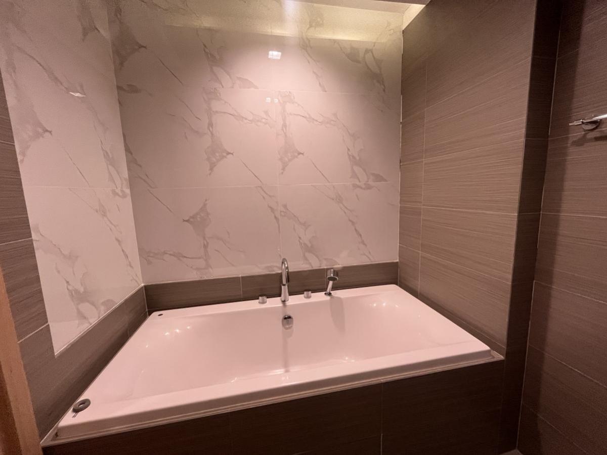 ให้เช่าคอนโดพระราม 9 เพชรบุรีตัดใหม่ RCA : เช่าคอนโด  เดอะ ไลน์ อโศก-รัชดา MRT-พระราม 9 ดินแดง เขต ดินแดง กรุงเทพ CX-102279