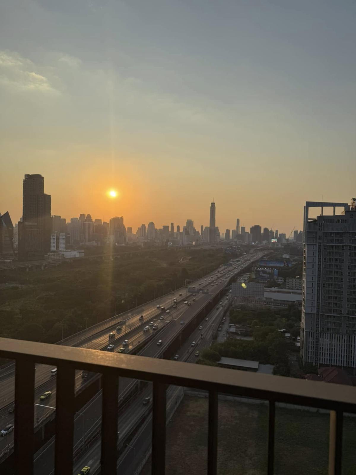 ให้เช่าคอนโดพระราม 9 เพชรบุรีตัดใหม่ RCA : เช่าคอนโด  ไลฟ์ อโศก ไฮป์ พระราม 9 MRT-พระราม 9 มักกะสัน เขต ราชเทวี กรุงเทพ CX-116389