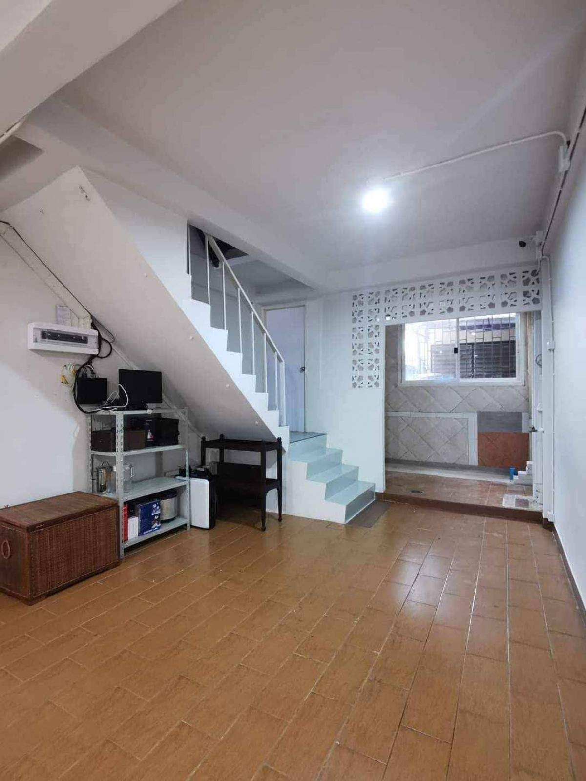 For RentShop HouseOnnut, Udomsuk : Rent a 4-story shophouse near BTS Bang Chak, only 150 m. 4-Story Shophouse for Rent Near BTS Bangchak, Only 150m!Suitable for office-residential use. Quiet in the heart of Sukhumvit 93 Perfect for Office & Living, Quiet Spot in Sukhumvit 93!