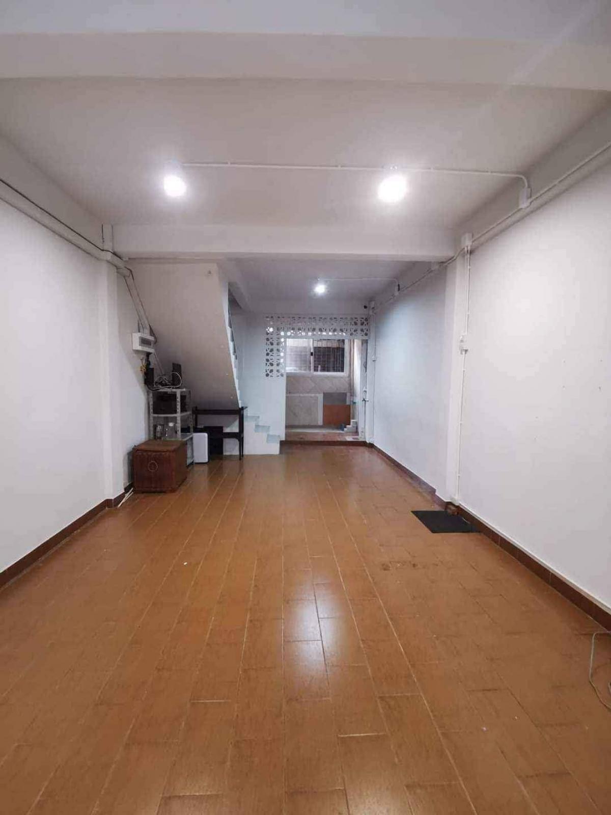 For RentShop HouseOnnut, Udomsuk : Rent a 4-story shophouse near BTS Bang Chak, only 150 m. 4-Story Shophouse for Rent Near BTS Bangchak, Only 150m!Suitable for office-residential use. Quiet in the heart of Sukhumvit 93 Perfect for Office & Living, Quiet Spot in Sukhumvit 93!