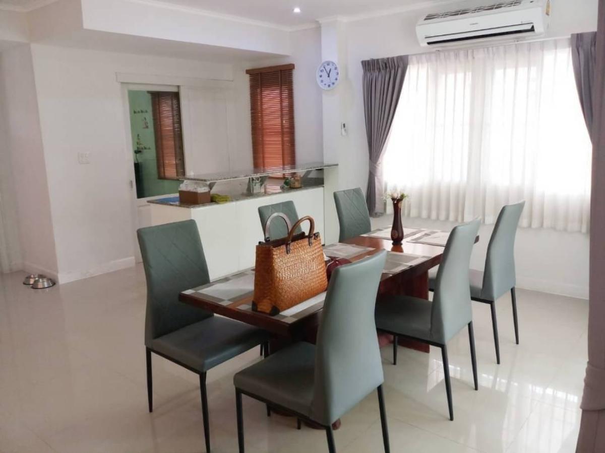 ขายบ้านลาดกระบัง สุวรรณภูมิ : 28/01/2026, บ้านภัทรา อ่อนนุช-วงแหวน ใกล้สโมสร พร้อมอยู่ หมู่บ้านร่มรื่น ถนนกว้าง ทำเลดี ใกล้สนามบินสุวรรณภูมิ ใกล้จุดขึ้น-ลง ทางด่วน มอเตอร์เวย์ ใกล้แอร์พอร์ตเรียลลิ้งค์ และห้างสรรพสินค้าครบครัน น้ำไม่ท่วม