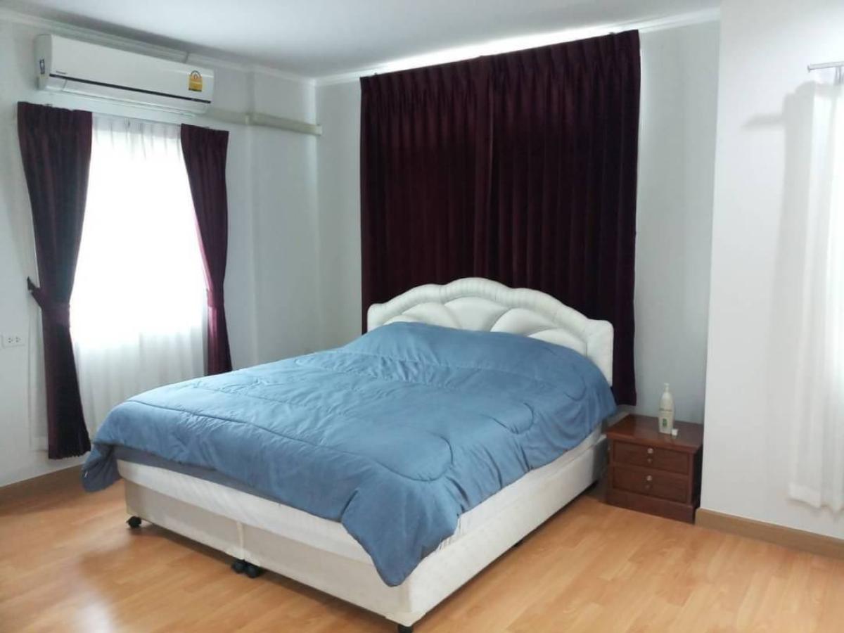 ขายบ้านลาดกระบัง สุวรรณภูมิ : 28/01/2026, บ้านภัทรา อ่อนนุช-วงแหวน ใกล้สโมสร พร้อมอยู่ หมู่บ้านร่มรื่น ถนนกว้าง ทำเลดี ใกล้สนามบินสุวรรณภูมิ ใกล้จุดขึ้น-ลง ทางด่วน มอเตอร์เวย์ ใกล้แอร์พอร์ตเรียลลิ้งค์ และห้างสรรพสินค้าครบครัน น้ำไม่ท่วม