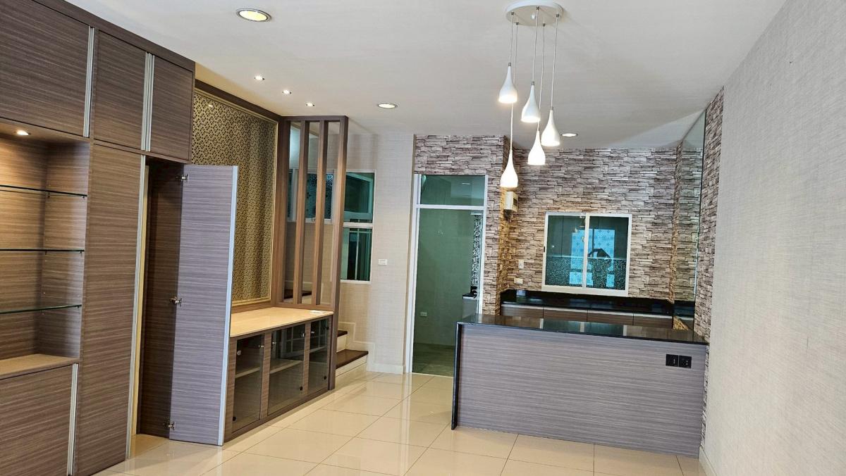 For SaleTownhomeOnnut, Udomsuk : Luxury 4-Bedroom House for Cozy Family Living | Luxury 4-Bedroom House for Cozy Family Living Rent or buy at Sukhumvit 62 starting today! | Rent or Own at Sukhumvit 62 – Start Living Today!