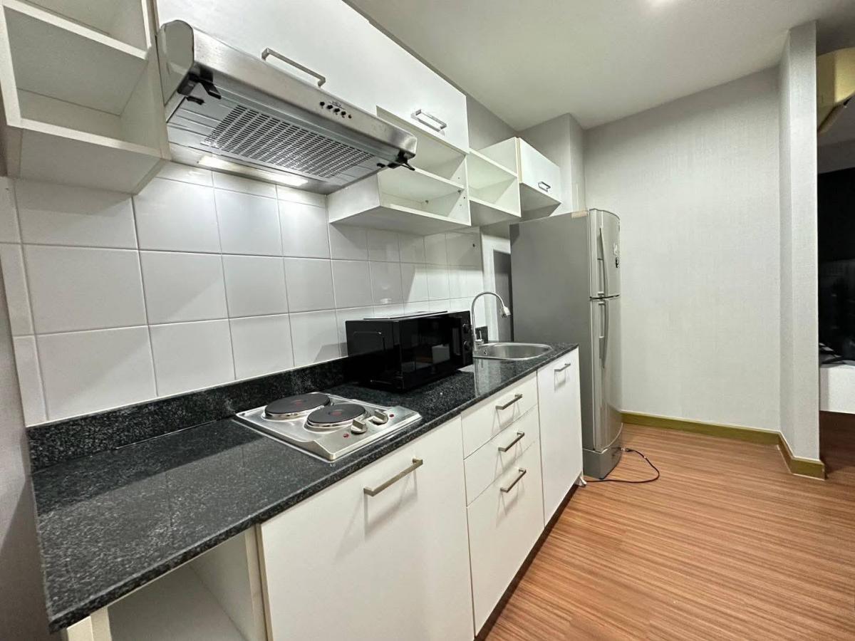 For SaleCondoRatchadapisek, Huaikwang, Suttisan : 1 bedroom condo in the center of Ratchada, near BTS / MRT Huai KhwangDiamond Ratchada 35 sqm. with swimming pool, only 2.7 million!