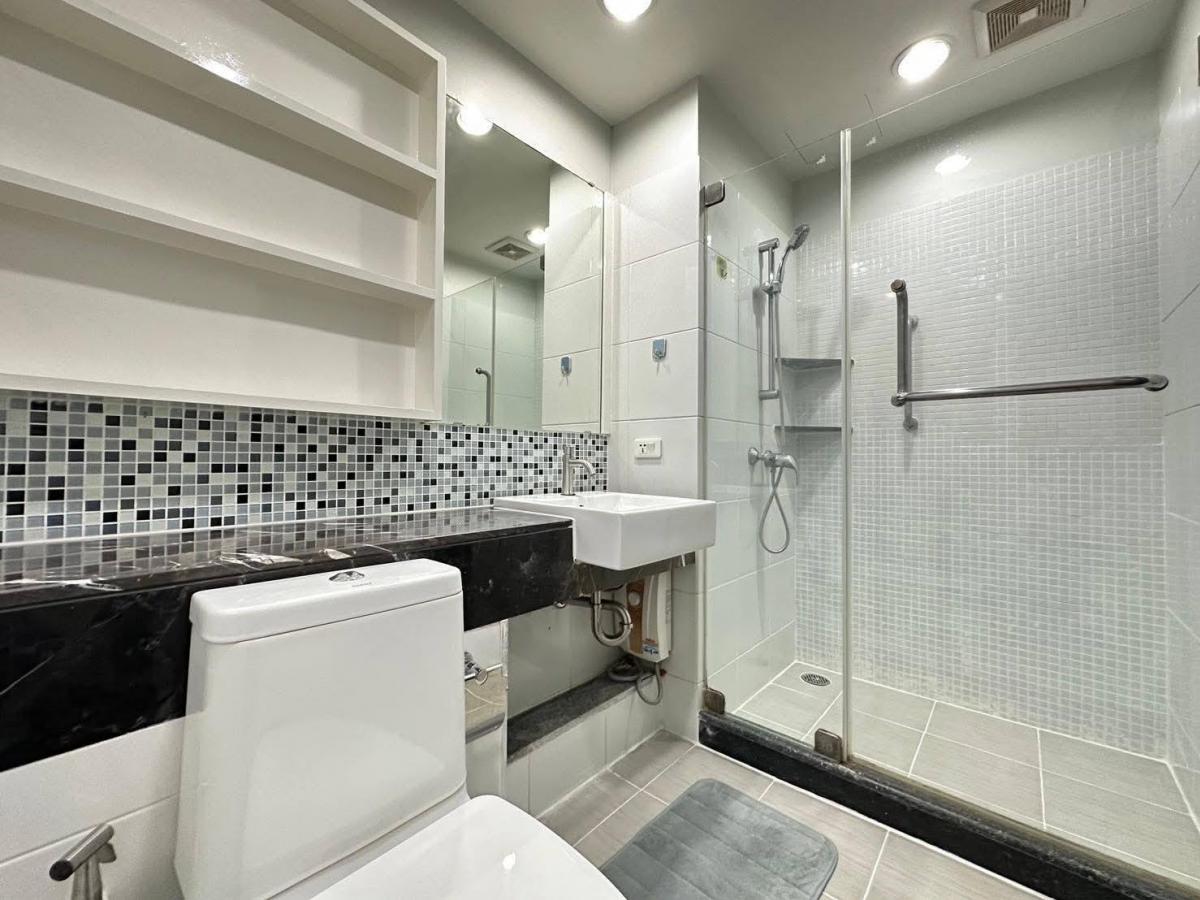 For SaleCondoRatchadapisek, Huaikwang, Suttisan : 1 bedroom condo in the center of Ratchada, near BTS / MRT Huai KhwangDiamond Ratchada 35 sqm. with swimming pool, only 2.7 million!