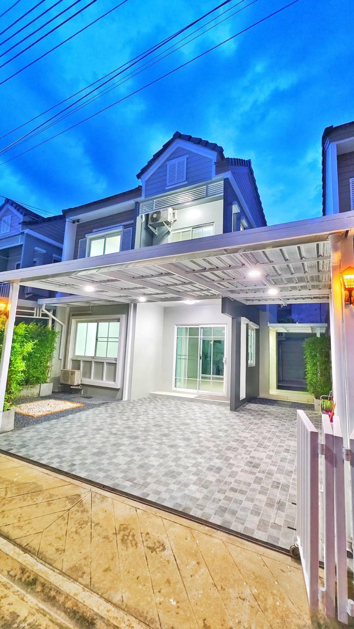 ให้เช่าทาวน์โฮมสมุทรปราการ สำโรง : 28/02/2026, บ้านสวย 3 ห้องนอน The Village Exclusive บางนา กม.10 Charming 3-Bedroom Home at The Village Exclusive Bangna Km.10 – Rent 25,000 THB/month