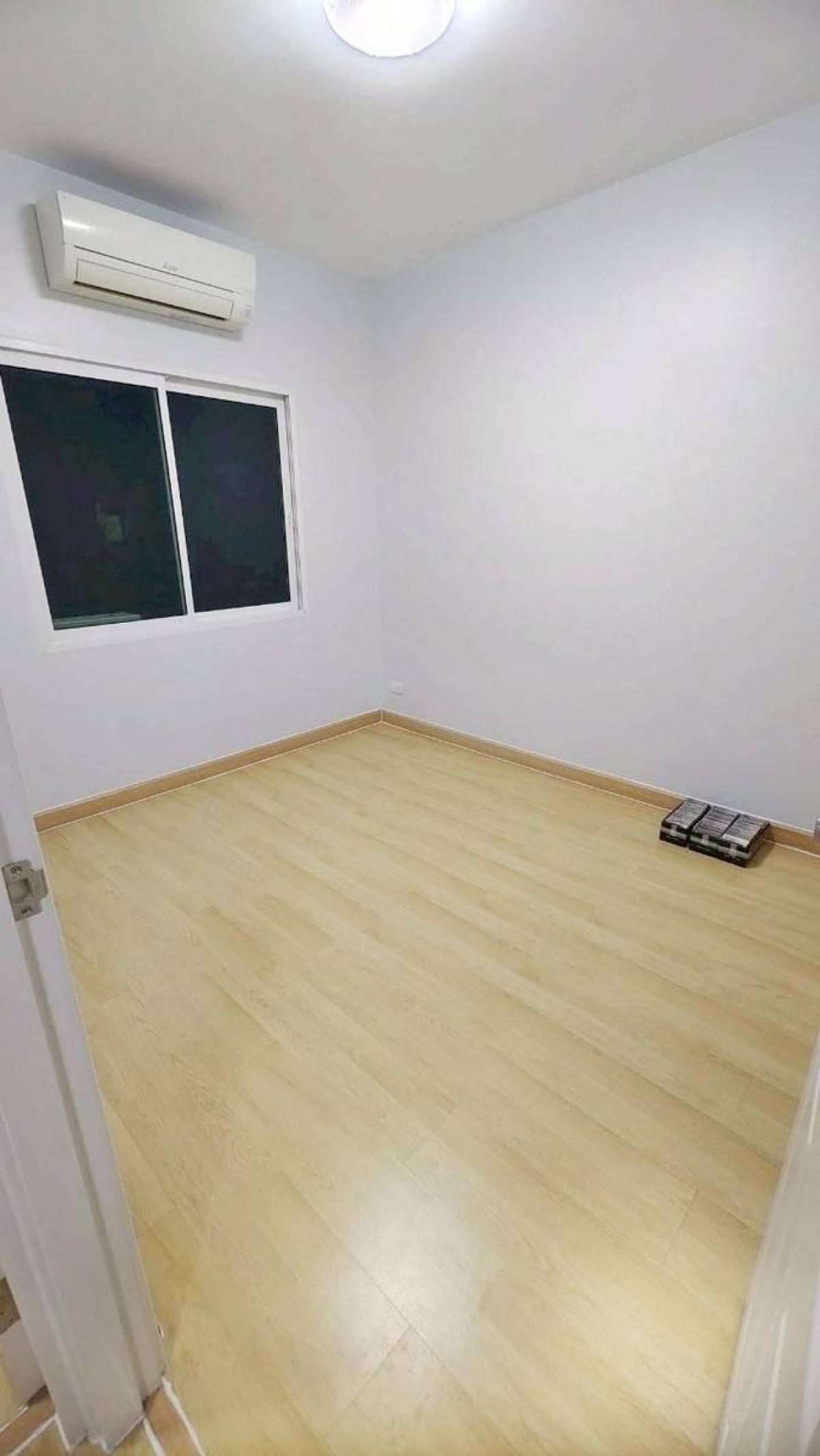 ให้เช่าทาวน์โฮมสมุทรปราการ สำโรง : 28/02/2026, บ้านสวย 3 ห้องนอน The Village Exclusive บางนา กม.10 Charming 3-Bedroom Home at The Village Exclusive Bangna Km.10 – Rent 25,000 THB/month