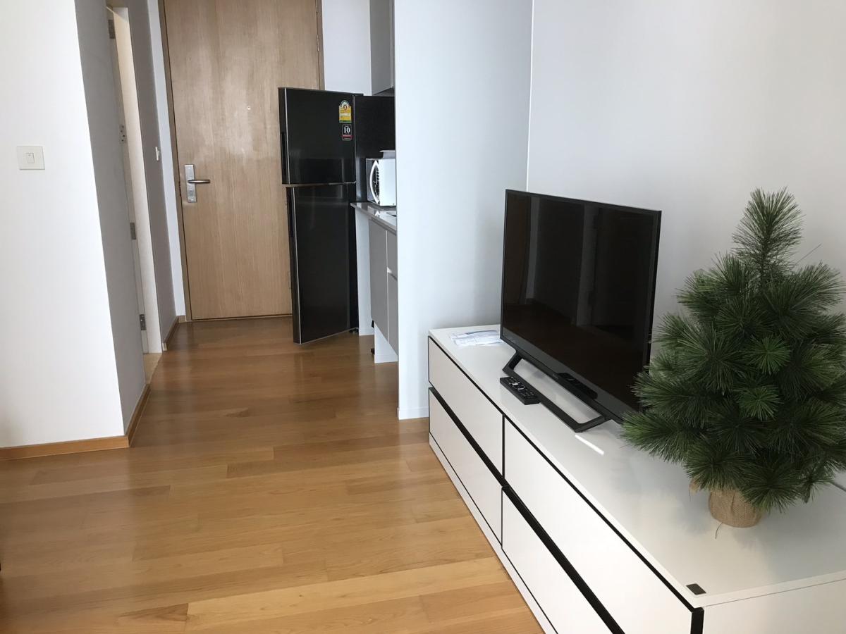 ขายคอนโดสาทร นราธิวาส : 03/04/2026, รวมค่าโอนคอนโด Noble Revo Silom 1 ห้องนอน ใกล้ BTS Surasak 
ราคาโดนใจ 4.9 ล้าน พร้อมสิ่งอำนวยความสะดวกสุดหรู! 0642748883