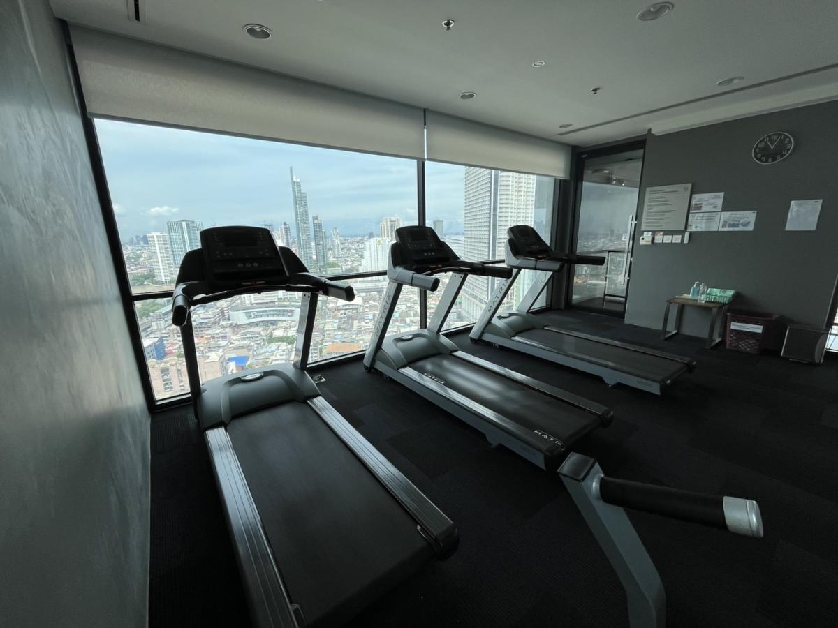 ขายคอนโดสาทร นราธิวาส : 03/04/2026, รวมค่าโอนคอนโด Noble Revo Silom 1 ห้องนอน ใกล้ BTS Surasak 
ราคาโดนใจ 4.9 ล้าน พร้อมสิ่งอำนวยความสะดวกสุดหรู! 0642748883