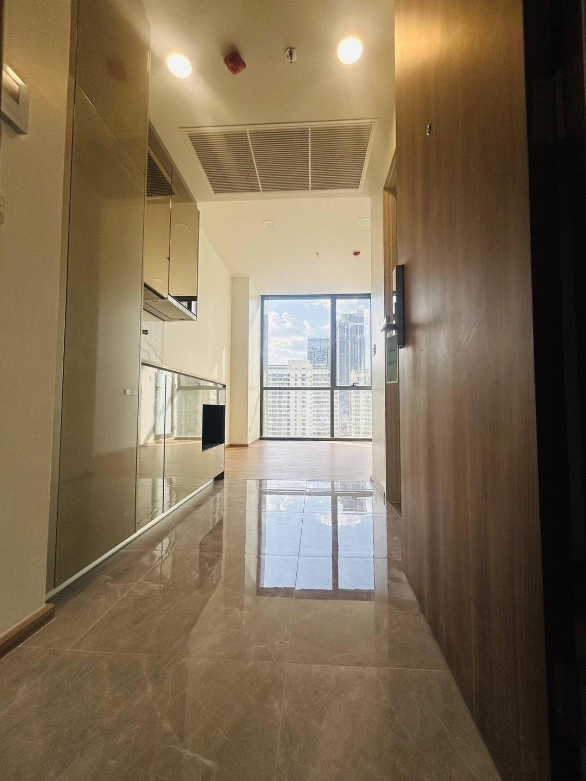 For SaleCondoRatchathewi,Phayathai : 03/04/2026, Great value condo in the heart of Siam, 1 bedroom, ready to move in!
Price 7.49 million, close to BTS Ratchathewi, convenient for all travel! 0642748883
