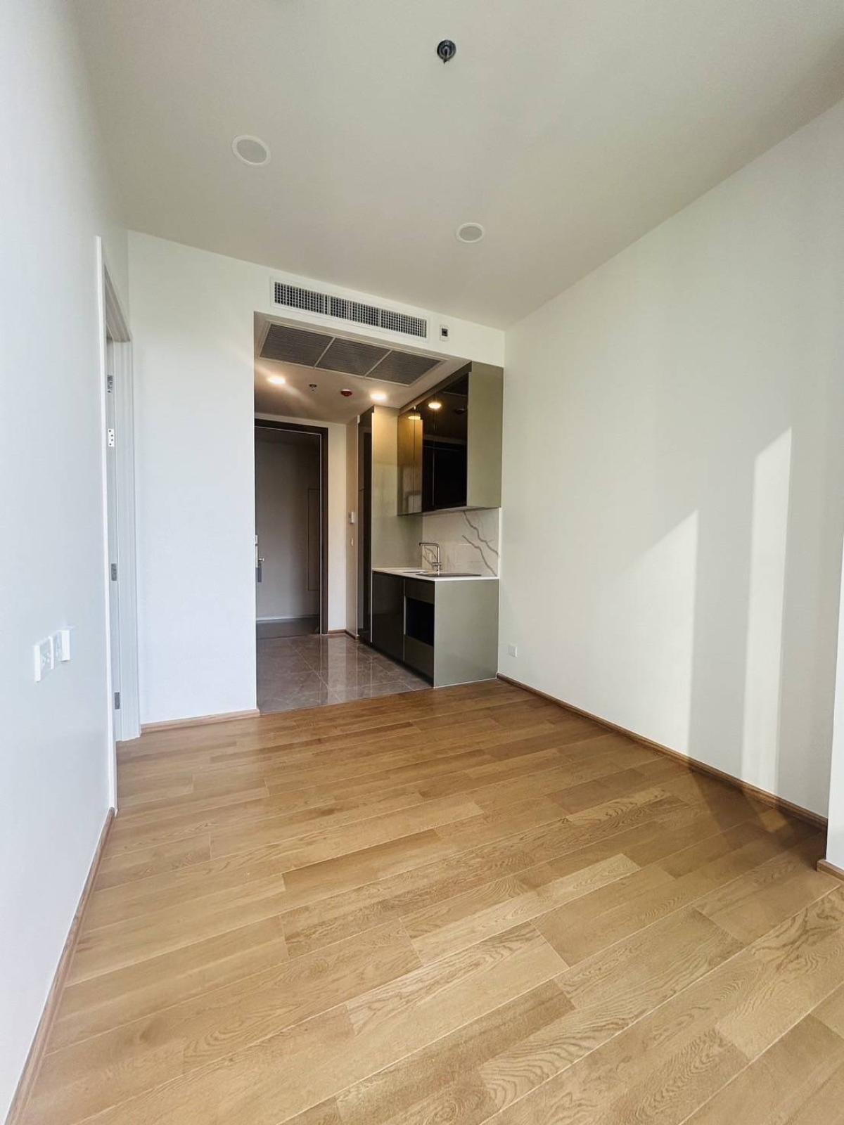 For SaleCondoRatchathewi,Phayathai : 03/04/2026, Great value condo in the heart of Siam, 1 bedroom, ready to move in!
Price 7.49 million, close to BTS Ratchathewi, convenient for all travel! 0642748883