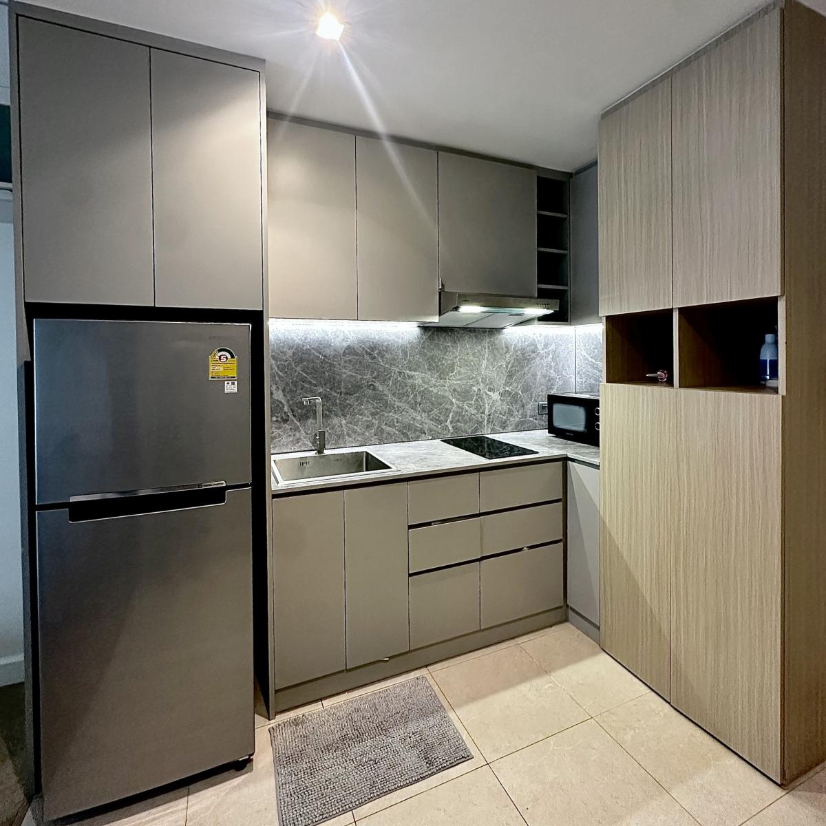 ขายคอนโดสุขุมวิท อโศก ทองหล่อ : 03/04/2026, รวมค่าโอนคอนโด 2 ห้องนอน ใจกลางอโศก ราคาสุดคุ้ม 4.99 ล้าน! 
พร้อมเข้าอยู่ ใกล้ BTS/MRT – สะดวกทุกการเดินทาง! 0642748883