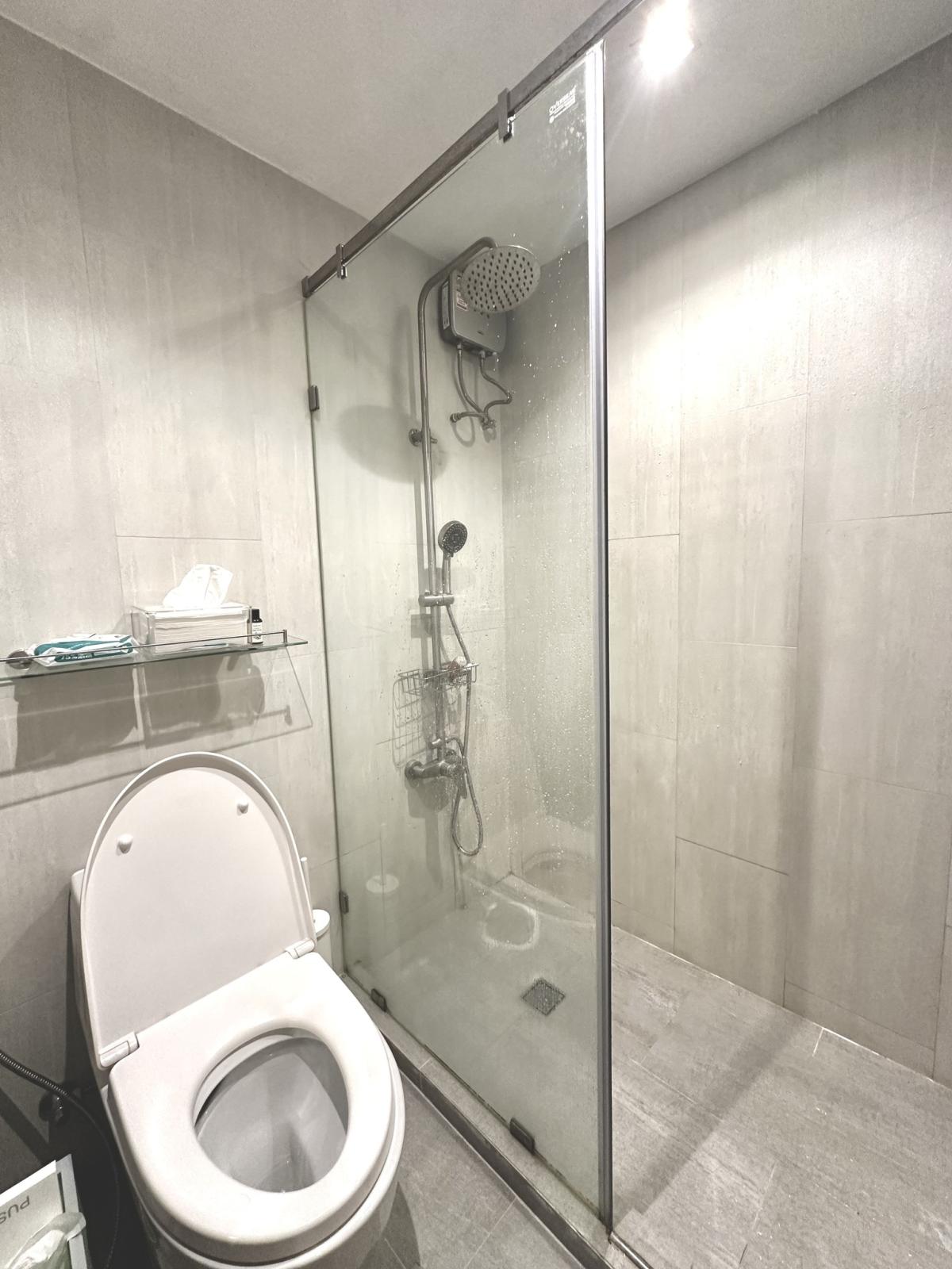 ขายคอนโดสุขุมวิท อโศก ทองหล่อ : 03/04/2026, รวมค่าโอนคอนโด 2 ห้องนอน ใจกลางอโศก ราคาสุดคุ้ม 4.99 ล้าน! 
พร้อมเข้าอยู่ ใกล้ BTS/MRT – สะดวกทุกการเดินทาง! 0642748883