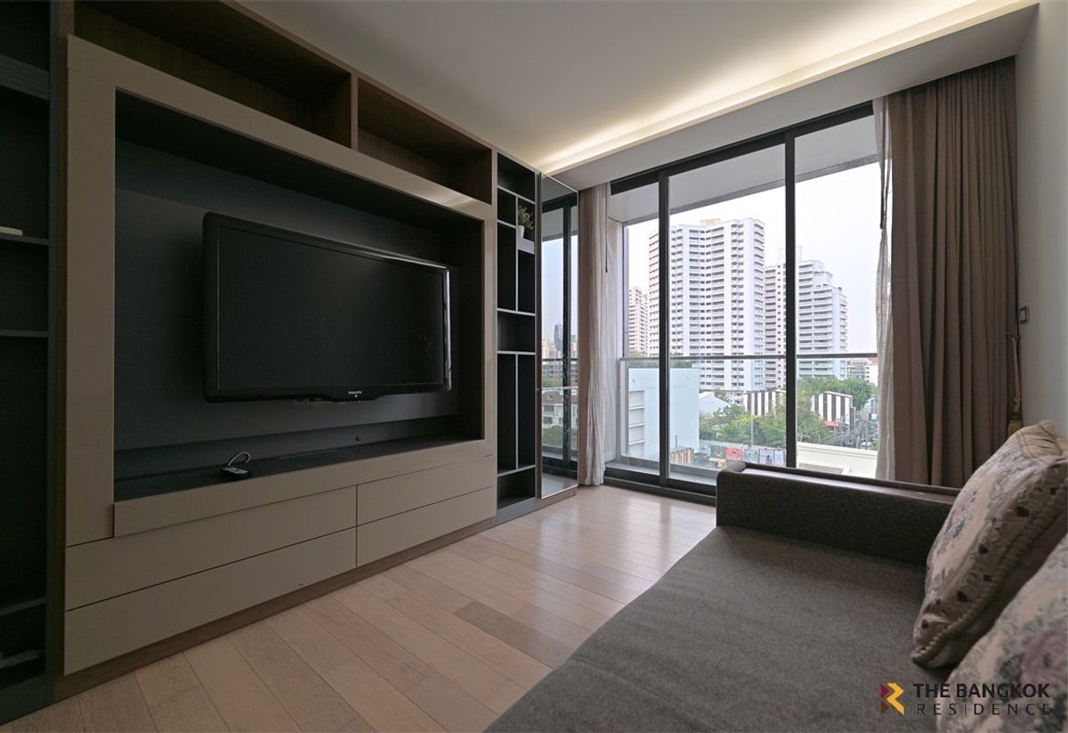 ขายคอนโดสุขุมวิท อโศก ทองหล่อ : For Sale - Via49 Low rise condo - Phromphong By Ag Tul 0658231214