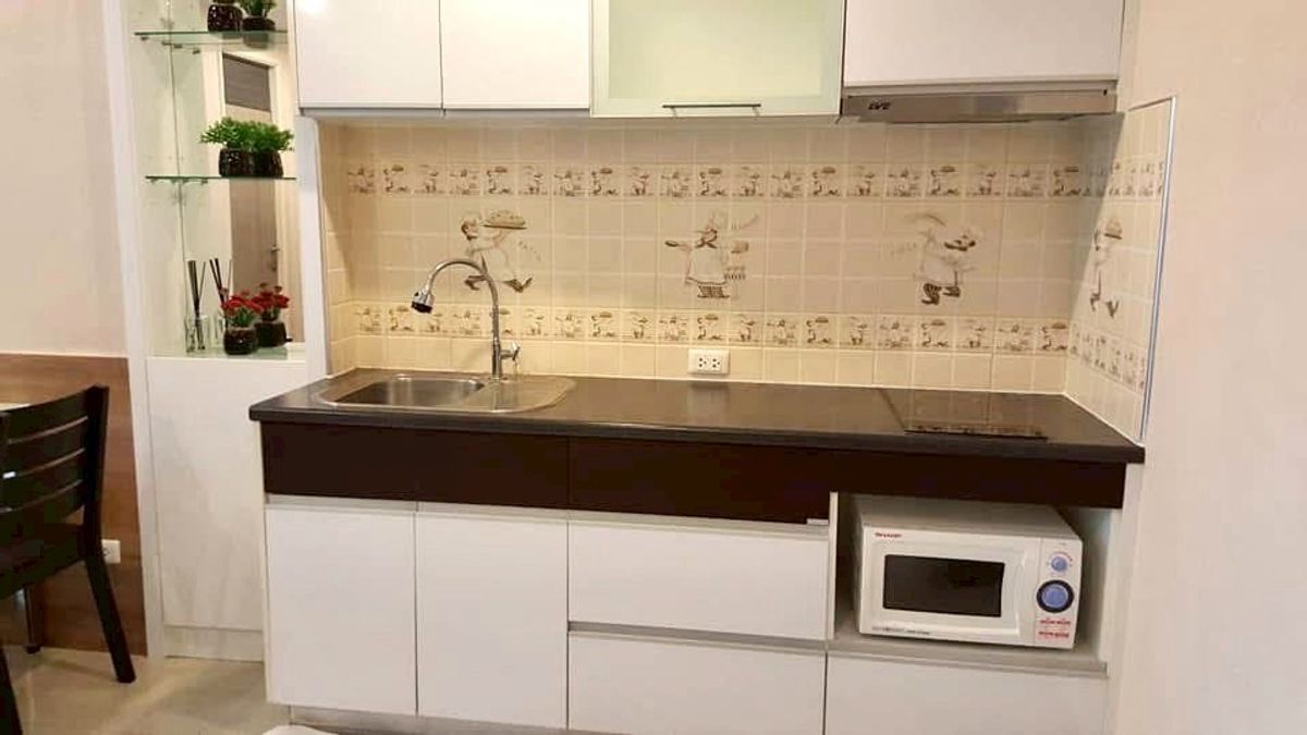 For SaleCondoRama9, Petchburi, RCA : A large room that many people like.