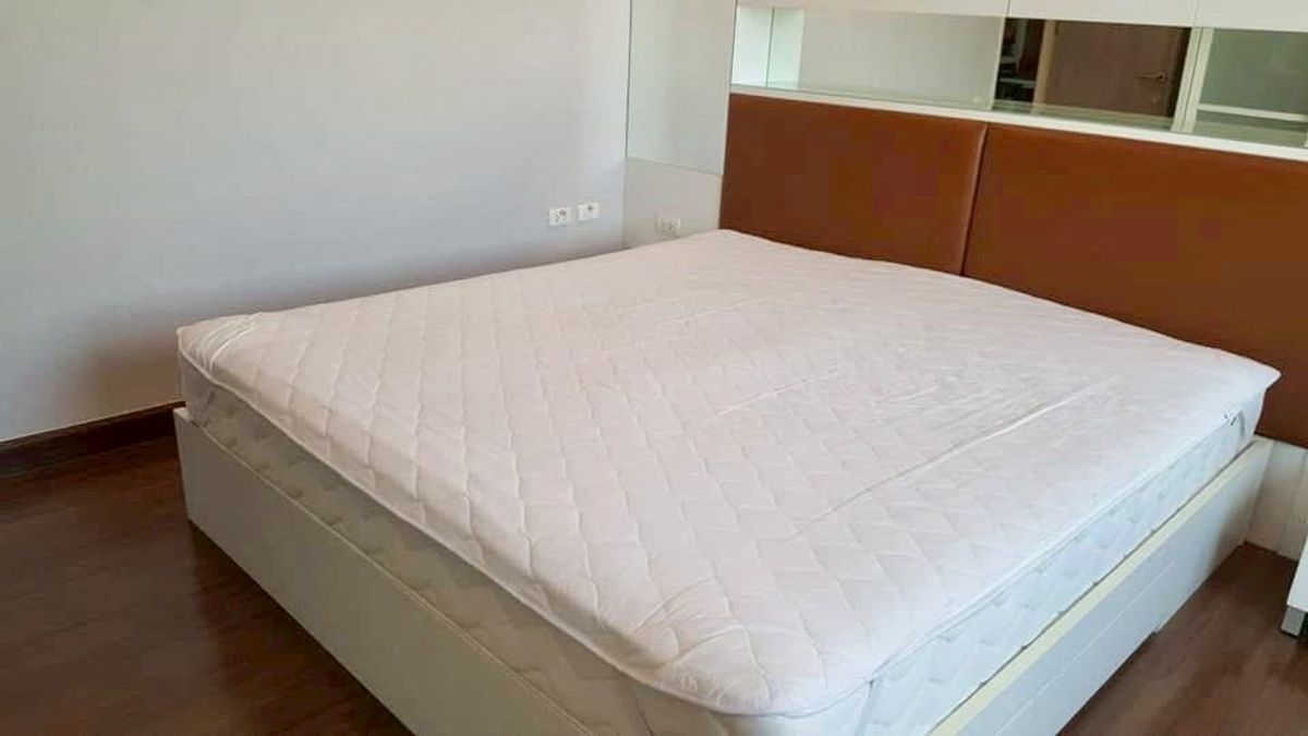 For SaleCondoRama9, Petchburi, RCA : A large room that many people like.