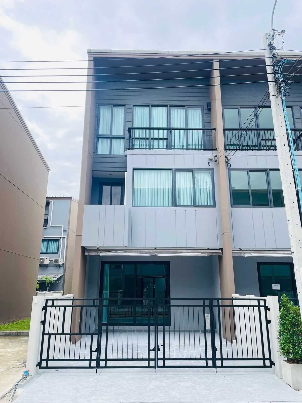 ให้เช่าทาวน์โฮมราษฎร์บูรณะ สุขสวัสดิ์ : ให้เช่าทาวน์โฮม บ้านกลางเมือง ดิอิดิชั่น สาทร-สุขสวัสดิ์ บ้านใหม่ ใกล้ Big C สุขสวัสดิ์