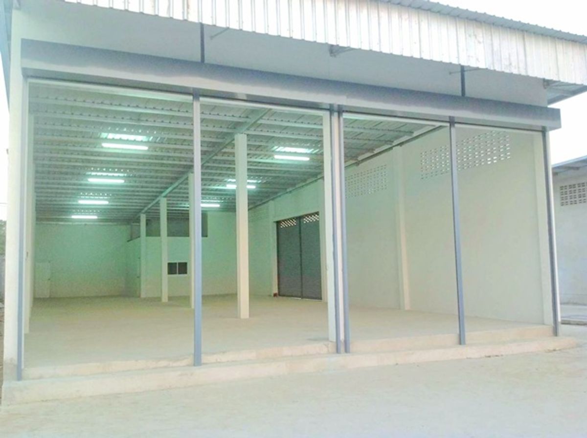 เดอะพาซิโอ พาร์ค กาญจนาภิเษก สมาคมชาวปักษ์ใต้ 900 ม.โกดัง ให้เช่า ทำเลทอง! 200 ตร.วา. 800 ตร.ม. ม.เนติบัณฑิตสถาน 1กม. สาย2 Loading...