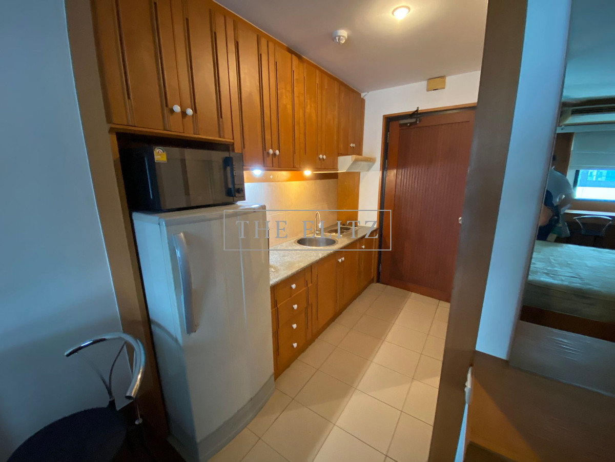 For RentCondoSilom, Saladaeng, Bangrak : ✨ Pipat Place | Beautiful room, peaceful atmosphere Luxury location in Sathorn - Silom, convenient to travel, ready to move in immediately ✔