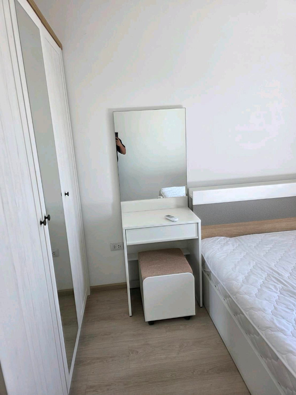 ให้เช่าทาวน์โฮมบางนา แบริ่ง ลาซาล : ทำเลทอง! หลังเมกาบางนา เดินเพียง 2 นาที บ้านว่างพร้อมเข้าอยู่ สามารถนัดดูได้ทุกวัน
อยู่โซนแรก ไม่รอดใต้ทางด่วน 💰 ราคาเช่า : 40,000 บาท/เดือนราคาต่อรองได้