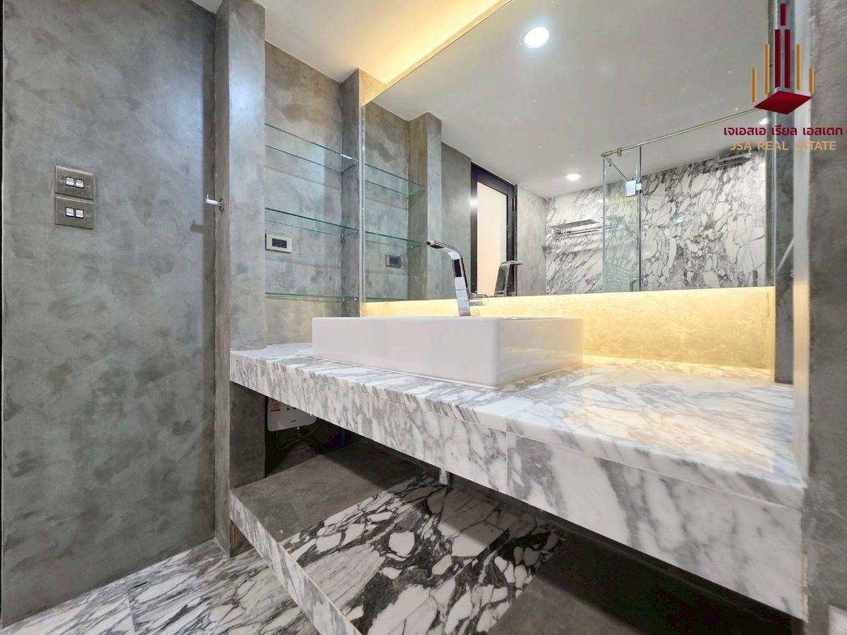 For RentCondoSathorn, Narathiwat : ✨ For Rent: Sathorn Park Place ✨ 💰 Only 70,000 THB/month