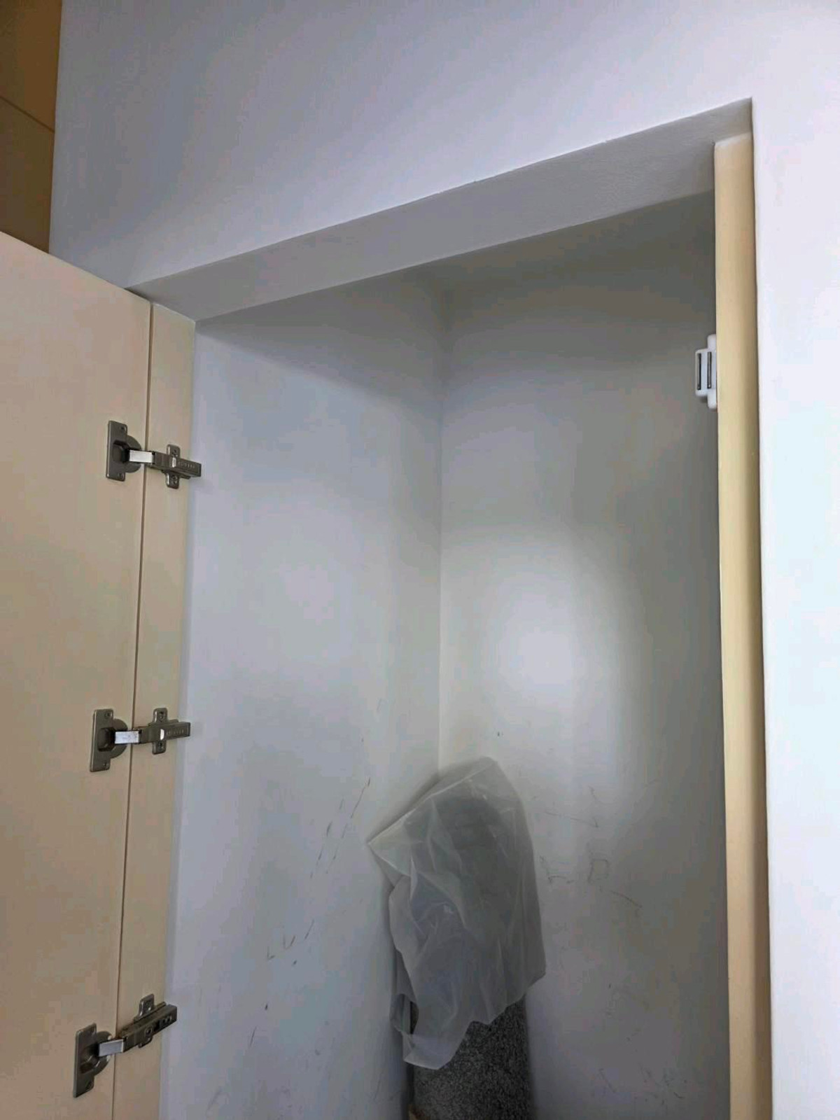 ให้เช่าทาวน์โฮมบางนา แบริ่ง ลาซาล : ทำเลทอง! หลังเมกาบางนา เดินเพียง 2 นาที บ้านว่างพร้อมเข้าอยู่ สามารถนัดดูได้ทุกวัน
อยู่โซนแรก ไม่รอดใต้ทางด่วน 💰 ราคาเช่า : 40,000 บาท/เดือนราคาต่อรองได้