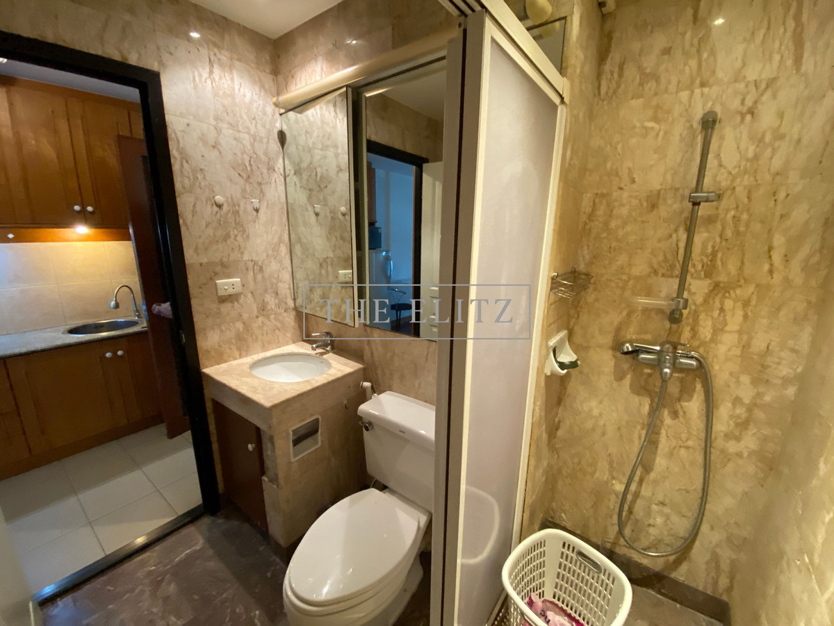 For RentCondoSilom, Saladaeng, Bangrak : ✨ Pipat Place | Beautiful room, peaceful atmosphere Luxury location in Sathorn - Silom, convenient to travel, ready to move in immediately ✔
