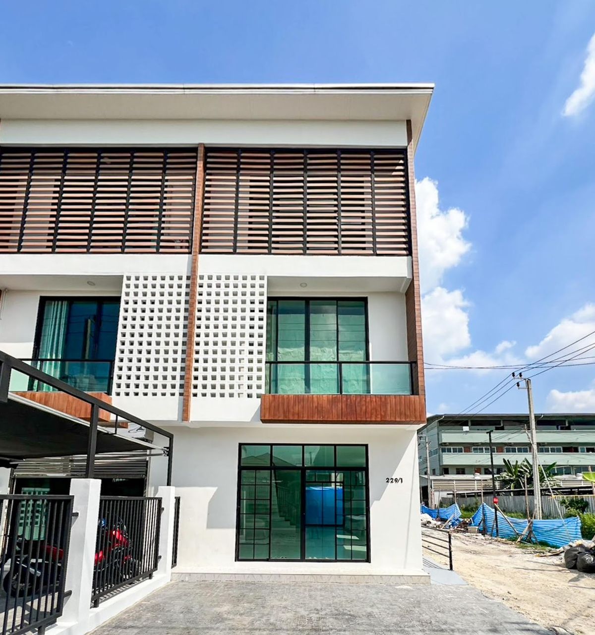 ขายทาวน์โฮมแจ้งวัฒนะ เมืองทอง : ทาวน์โฮม 3 ชั้นมือหนึ่ง ซ.แจ้งวัฒนะ 6 ใกล้ MRT ราชภัฎฯพระนคร เพียง 6.3 ล้าน 