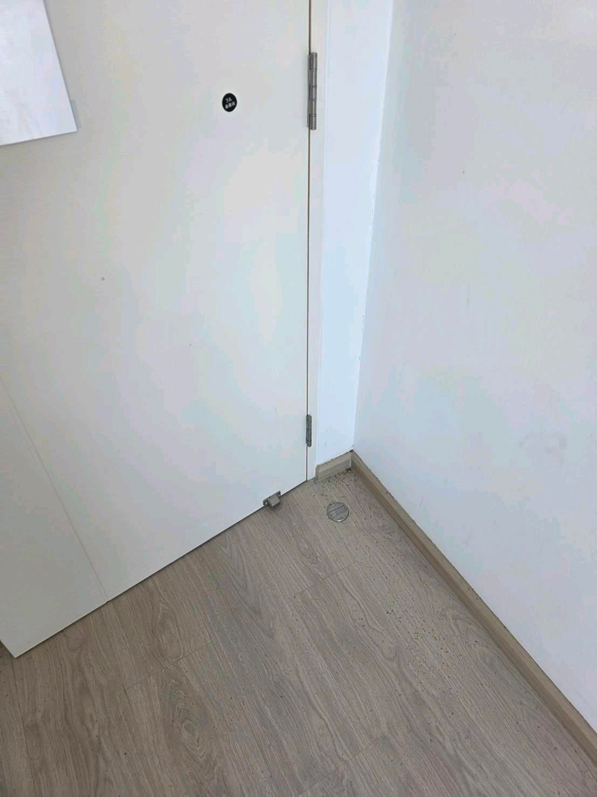 ให้เช่าทาวน์โฮมบางนา แบริ่ง ลาซาล : ทำเลทอง! หลังเมกาบางนา เดินเพียง 2 นาที บ้านว่างพร้อมเข้าอยู่ สามารถนัดดูได้ทุกวัน
อยู่โซนแรก ไม่รอดใต้ทางด่วน 💰 ราคาเช่า : 40,000 บาท/เดือนราคาต่อรองได้