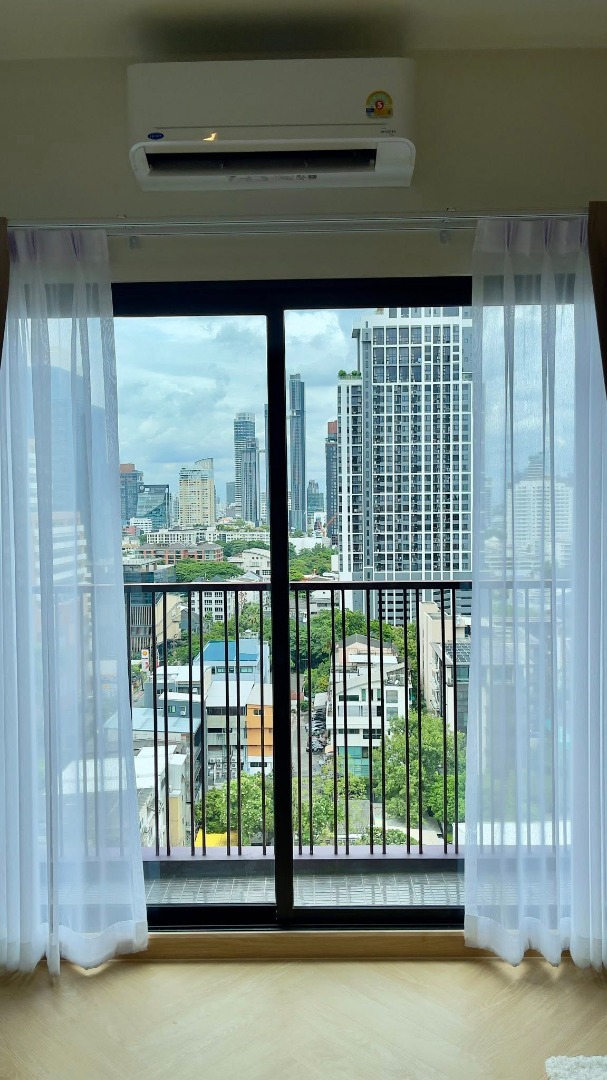 For RentCondoSukhumvit, Asoke, Thonglor : 🔥Urgent for rent🔥Noble Reveal Ekkamai, fully furnished, ready to move in, near BTS Ekkamai.