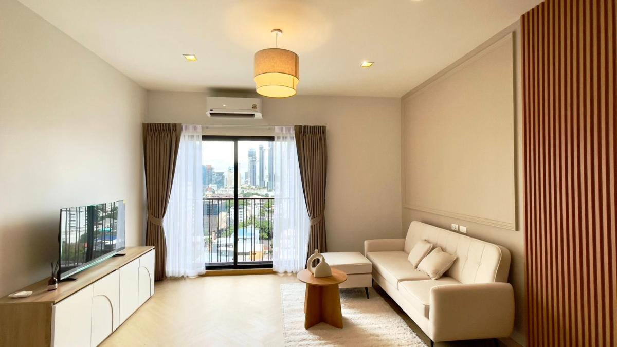 For RentCondoSukhumvit, Asoke, Thonglor : 🔥Urgent for rent🔥Noble Reveal Ekkamai, fully furnished, ready to move in, near BTS Ekkamai.